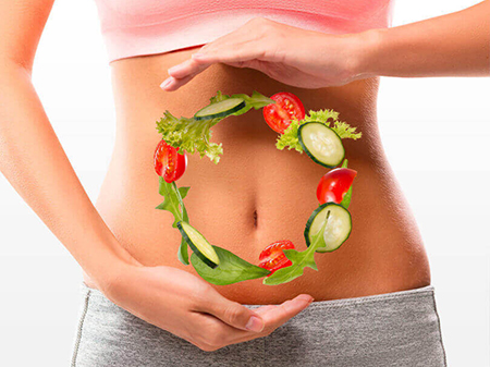 Tálak rostban gazdag egészséges élelmiszerekkel